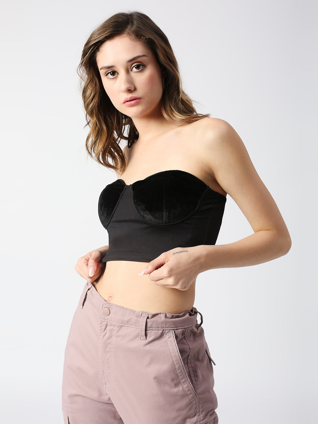 DISRUPT WOMEN BLACK VELVET PANELED SLIM FIT PADDED TUBE TOP