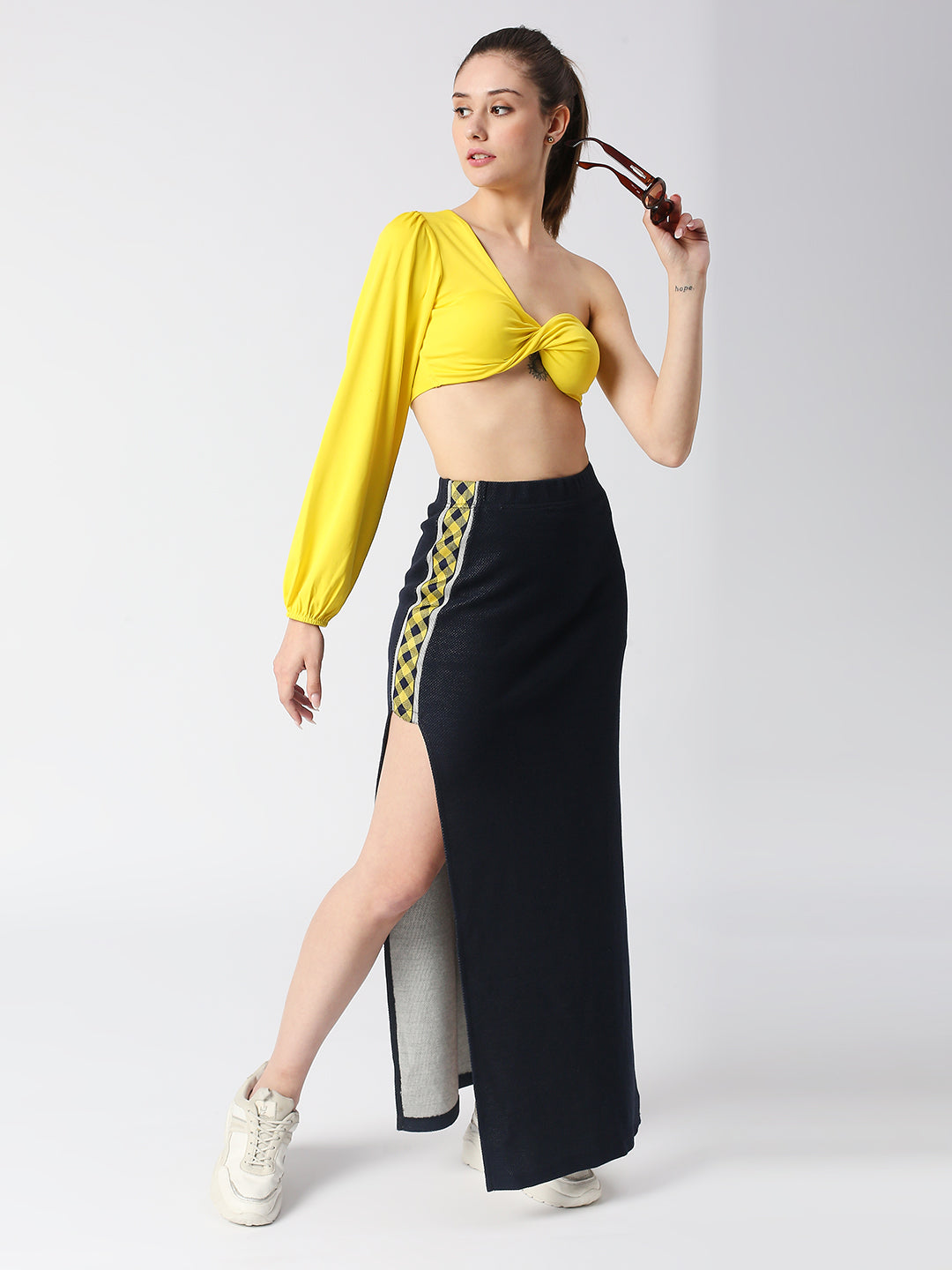 DISRUPT WOMEN YELLOW TWISTED ONE SHOULDER SLIM FIT PADDED SUPER CROP TOP