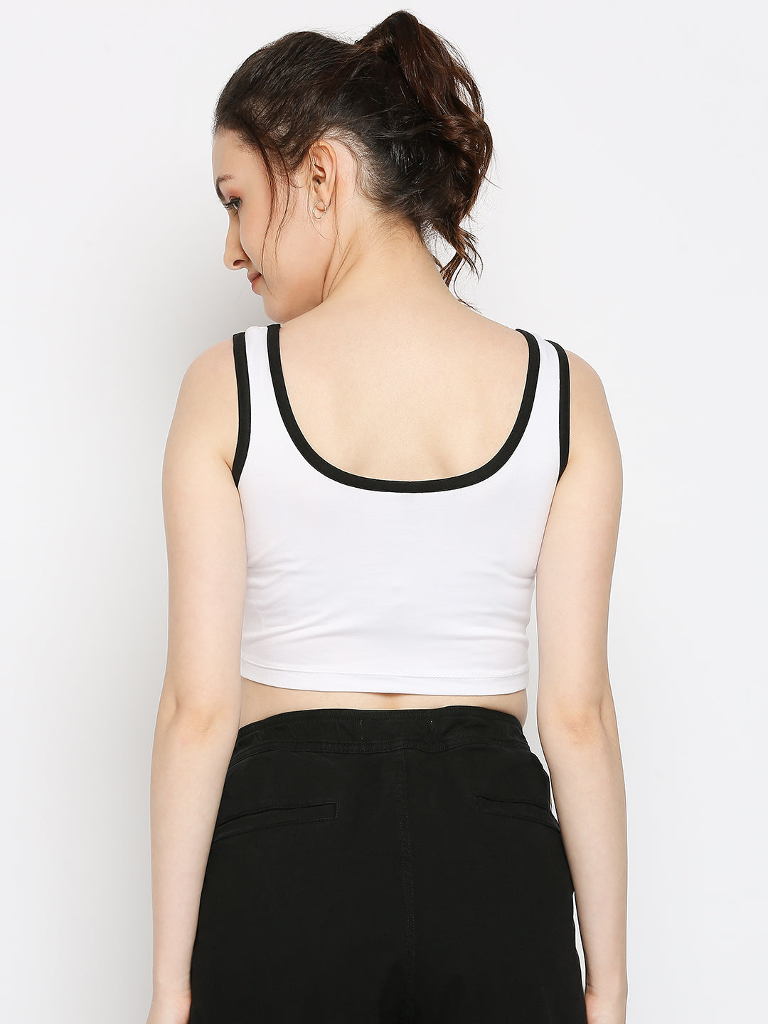 Disrupt Scoop Neck Slim Fit Sleevelees White Top