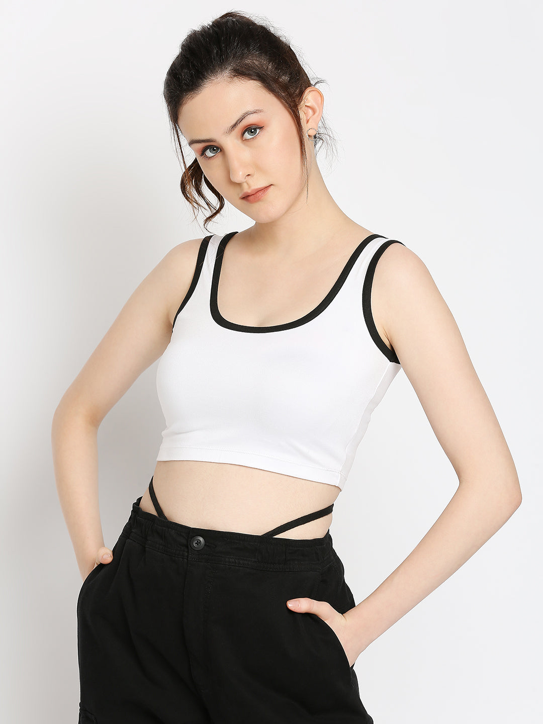 Disrupt Scoop Neck Slim Fit Sleevelees White Top